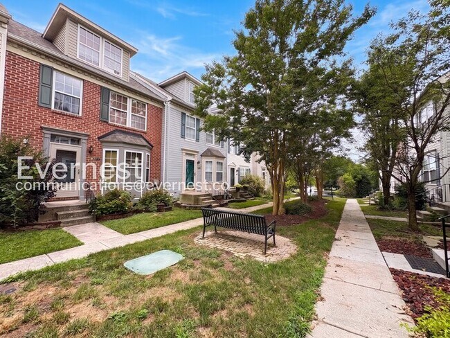 Foto del edificio - 3 Bed/2 Bath Townhome with Garage / Pet-Friendly / Vouchers Accepted / Available Now!