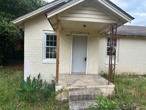 Building Photo - 1009 S 8th St