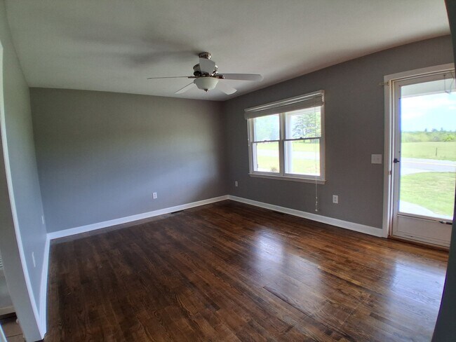 Foto del edificio - 613 Timber Ridge Rd