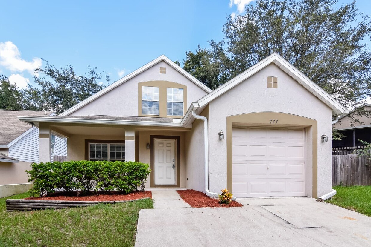 Foto principal - 727 Cape Cod Cir
