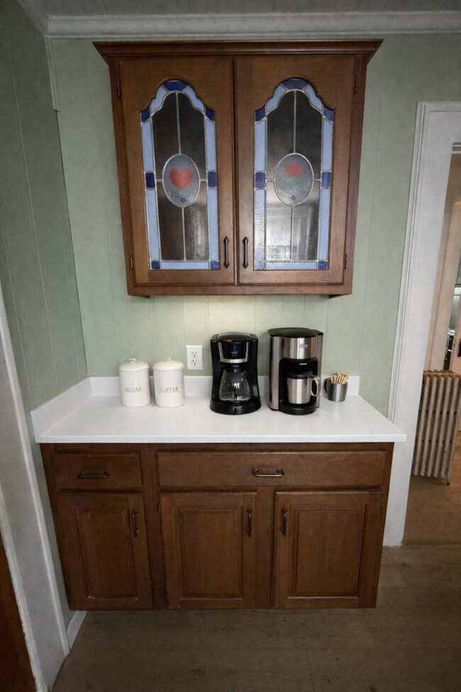 Foto del edificio - Charming Brick Home with Character & Modern Updates