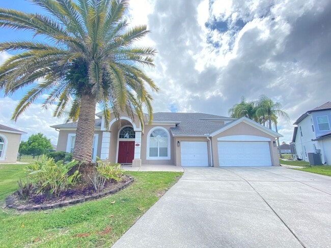 Photo - 600 Lakescape Ct House