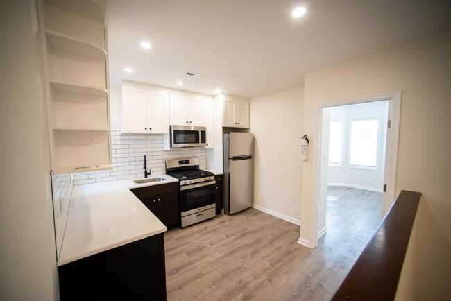 Foto del edificio - 2049 Snyder Ave