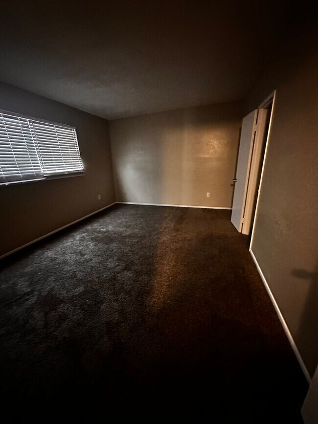 Foto del edificio - 2 bed 1.5 bath Apartment for rent