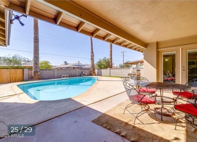 Building Photo - 1245 E Hermosa Dr