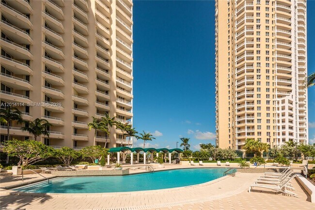 Foto del edificio - 888 Brickell Key Dr