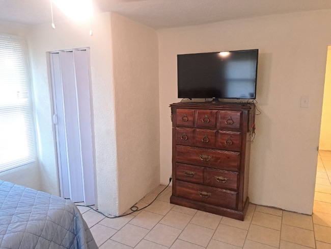Foto del edificio - 7817 West Dr