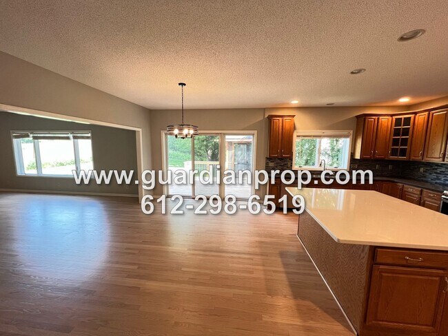Building Photo - 7303 Hidden Valley Ln S