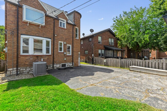 Foto del edificio - 7421 Stanford Ave