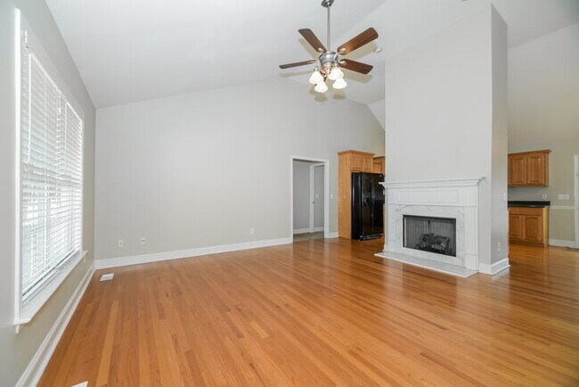 Building Photo - 2951 Buckner Ln