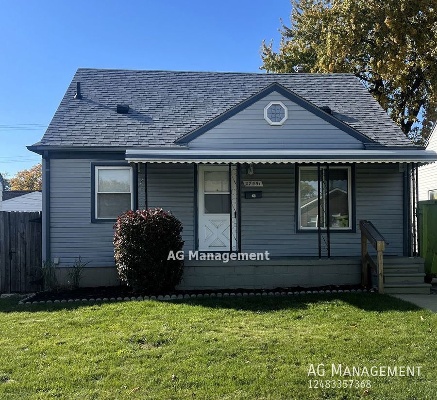 27551 Garfield St Spacious 3bed/1.5bath Townhome Rentals in