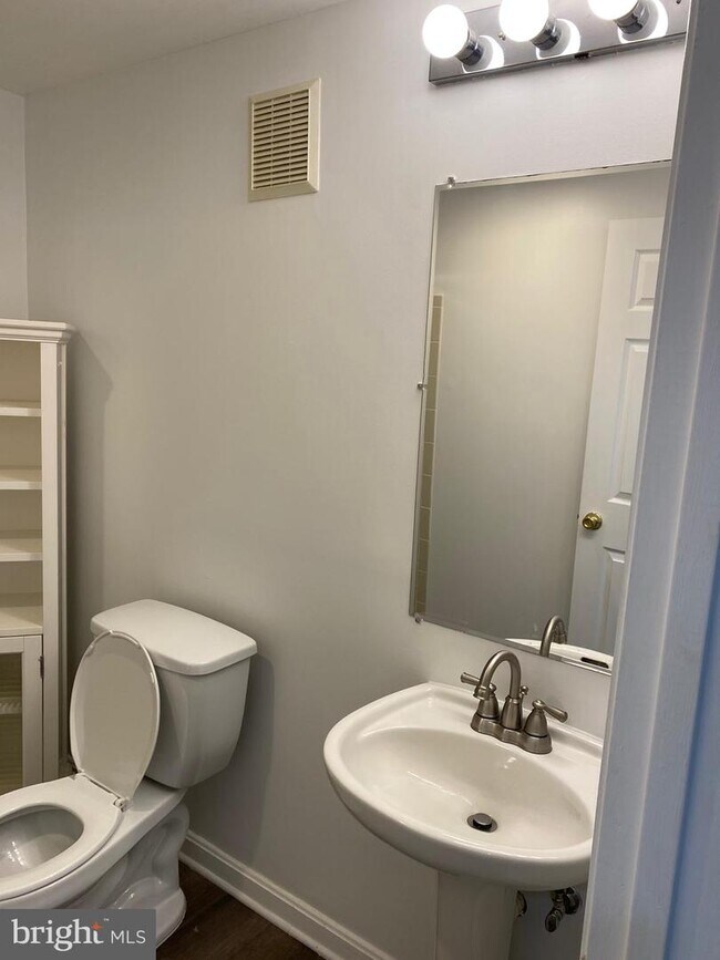 Foto del edificio - 8307 Quill Point Dr