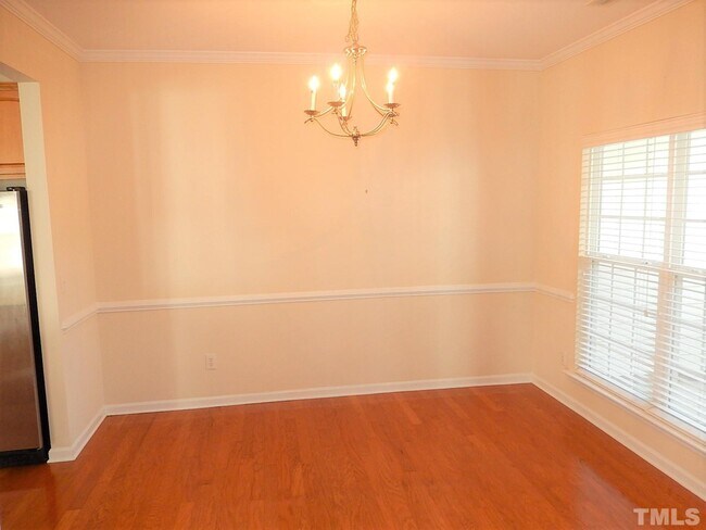 Building Photo - 10651 Edmundson Ave
