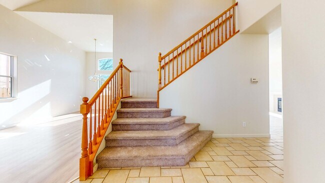 Foto del edificio - Coming Soon! Bright and Beautiful 4 bedroo...