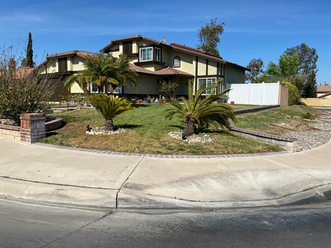 Foto del edificio - 2247 N Driftwood Ave