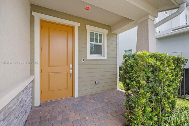 Building Photo - 4048 Veleiros Ave