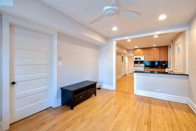 Foto del edificio - 3627 N Janssen Ave