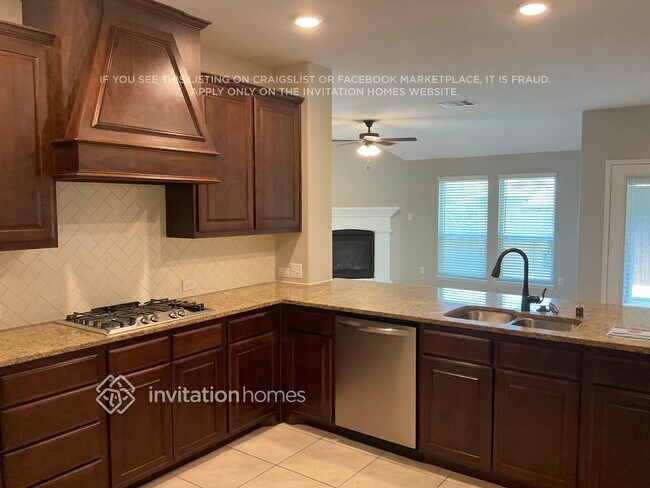Foto del edificio - 3217 Larkin Ln