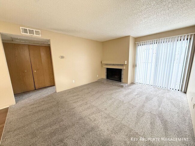 Foto del edificio - 2981 Juniper Hills Blvd