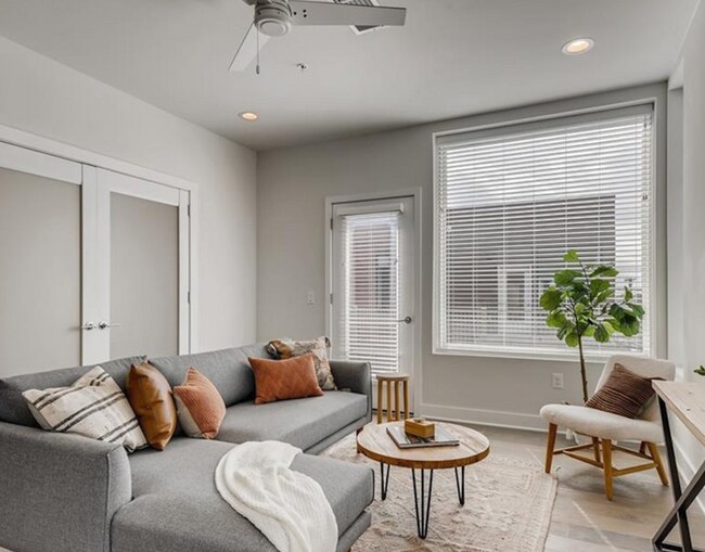 Foto del edificio - 1800 E 4th St