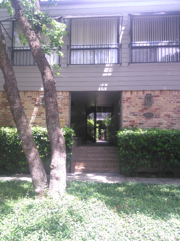 Foto del edificio - 1414 Castle Ct