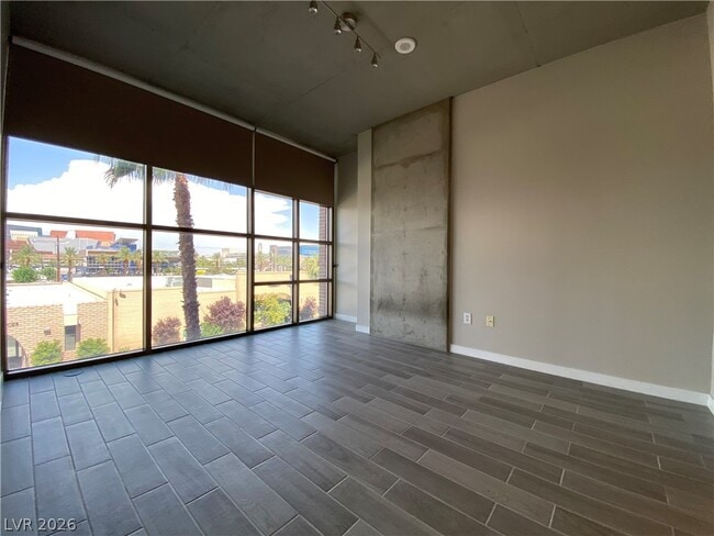 Building Photo - 353 E Bonneville Ave