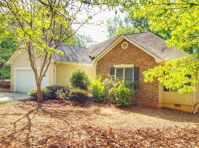 Foto del edificio - 127 Meadow Creek Dr