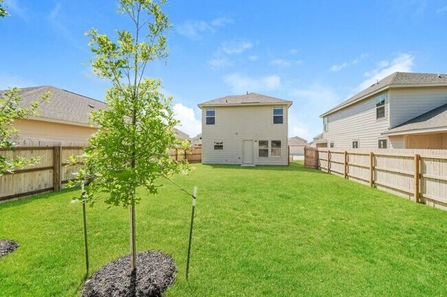 Building Photo - 9323 Dogwood Hill