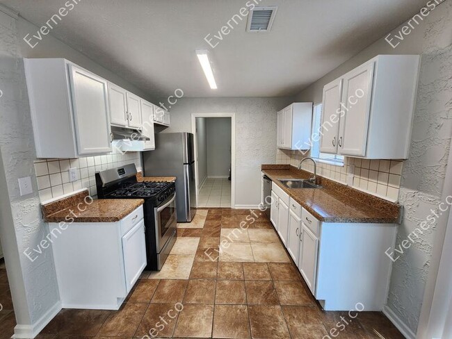 Building Photo - 1321 Gladiator Dr