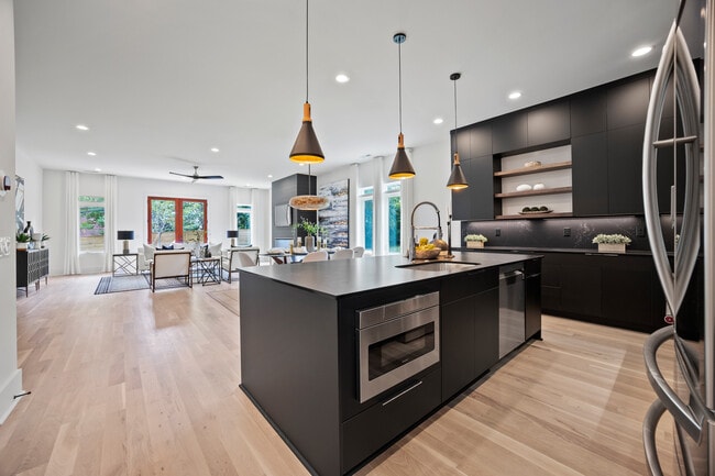 Foto del edificio - 4709 Walden Ct