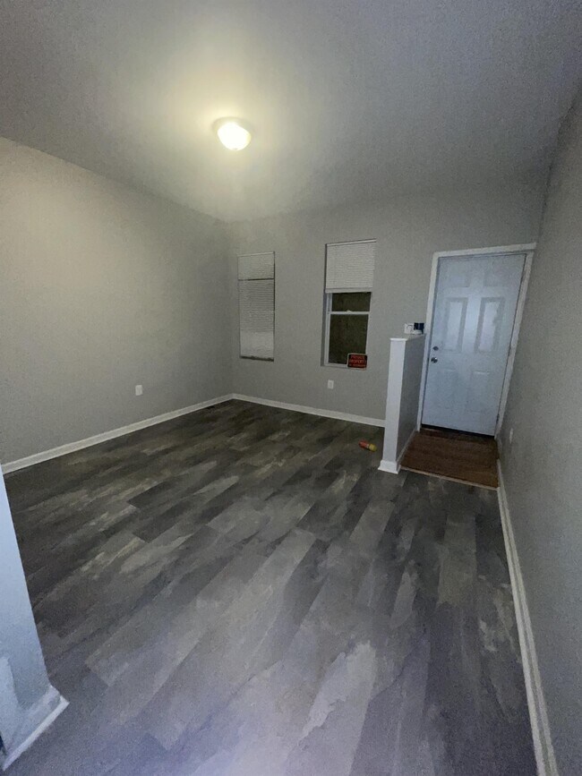 Foto del edificio - 3613 W Belvedere Ave