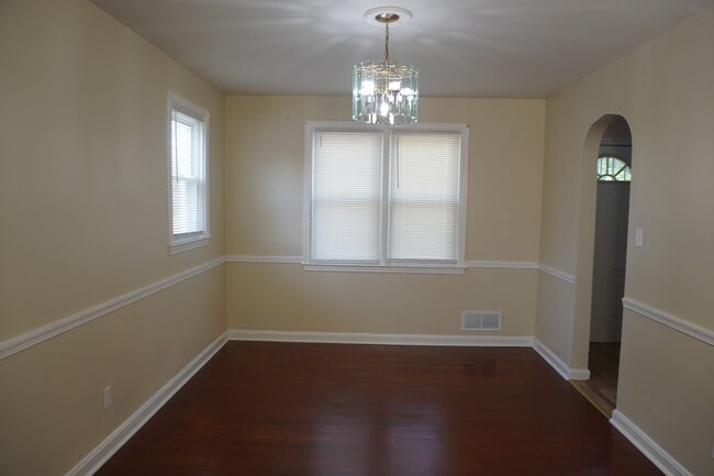Building Photo - 3902 Emmart Ave