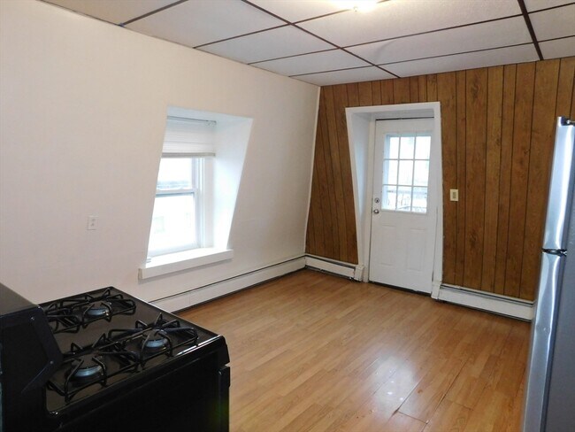 Building Photo - 65 Winthrop Ave