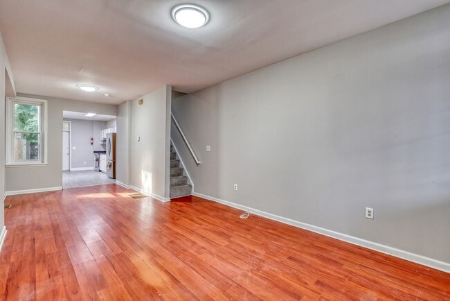 Building Photo - 515 Seneca St