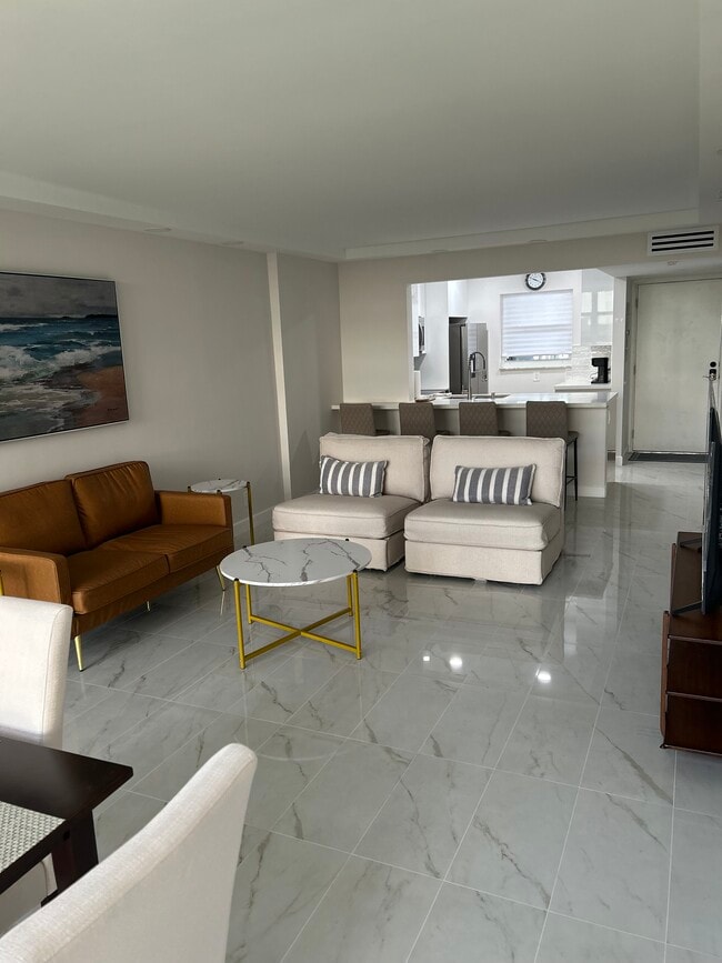 Building Photo - 1391 S Ocean Blvd