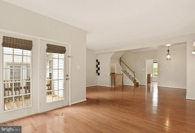 Building Photo - 45556 Lakemont Square