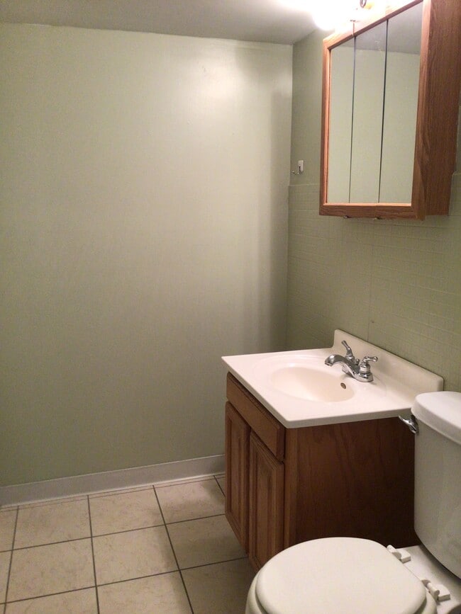 Building Photo - 4118 N Western Ave