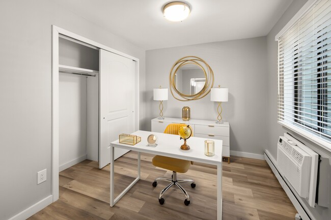 DSC06909 St Moritz - Renaissance Bay Apartments