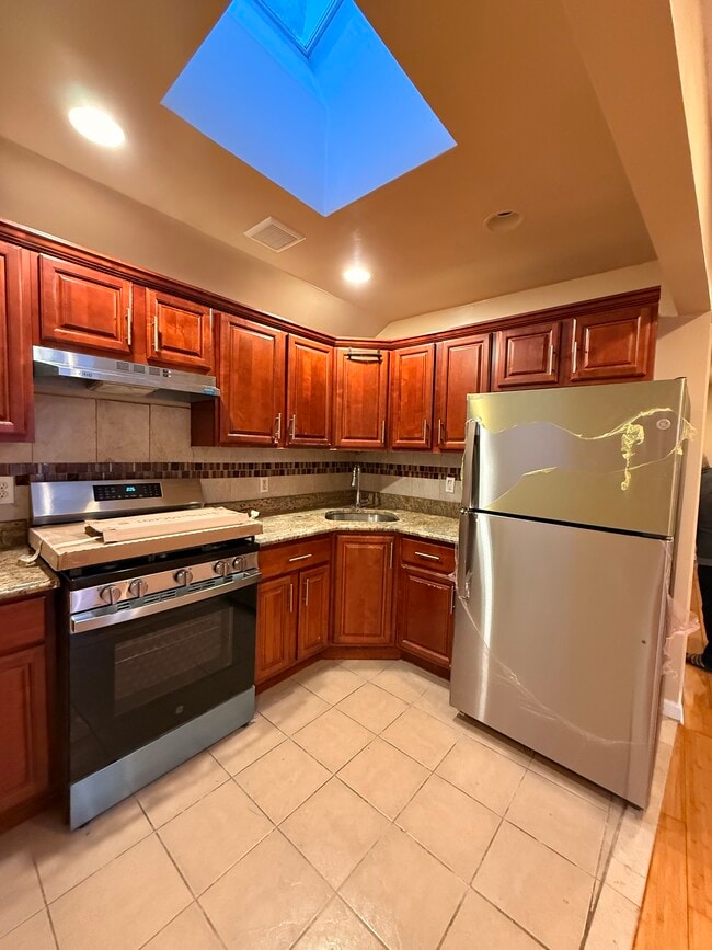 Foto del edificio - 10325 169th St