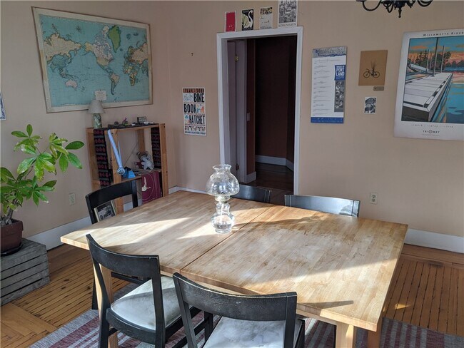 Foto del edificio - 399 S Main St