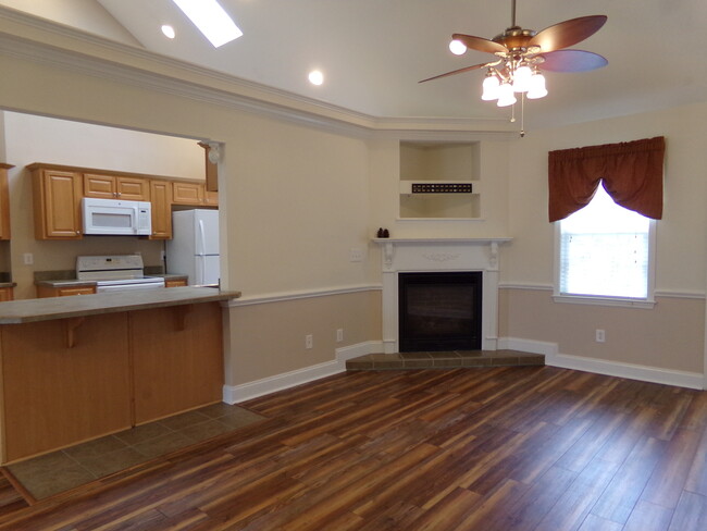 Foto del edificio - 104 Conner Grant Rd