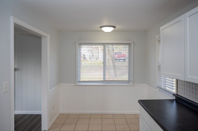 Foto del edificio - 3244 Marion Rd SE