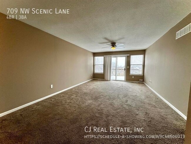 Building Photo - 709 NW Scenic Ln
