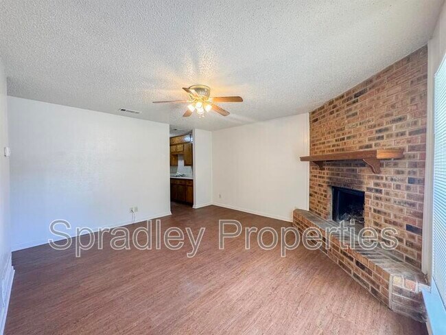 Building Photo - 2908 Durango Dr