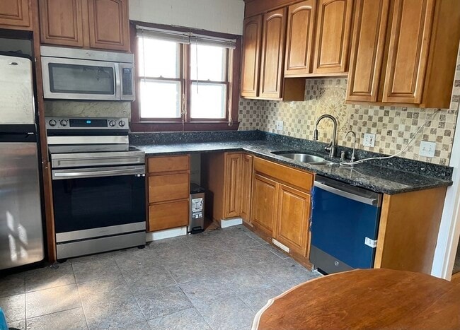 Building Photo - 34 Dracut St