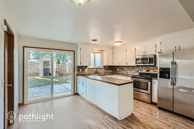 Building Photo - 19317 Crescent Dr E, Spanaway, WA, 98387