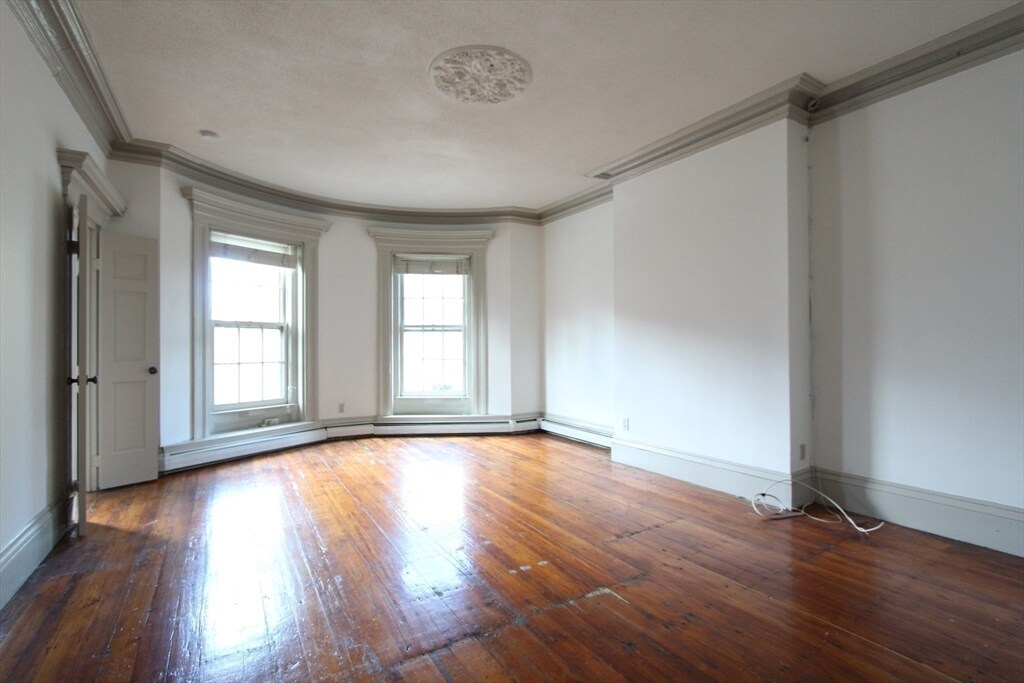 Foto principal - 483 Massachusetts Ave