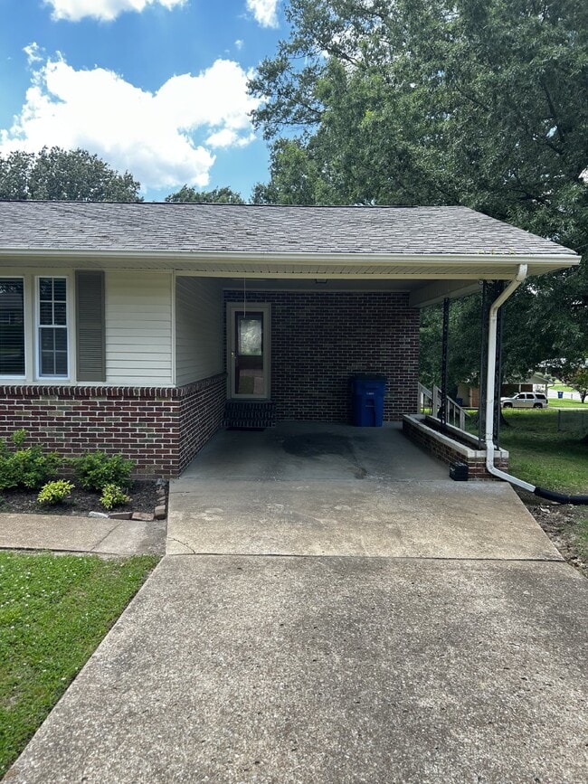 Building Photo - Charming 3 Bed, 2 Bath Rental Home in Mart...