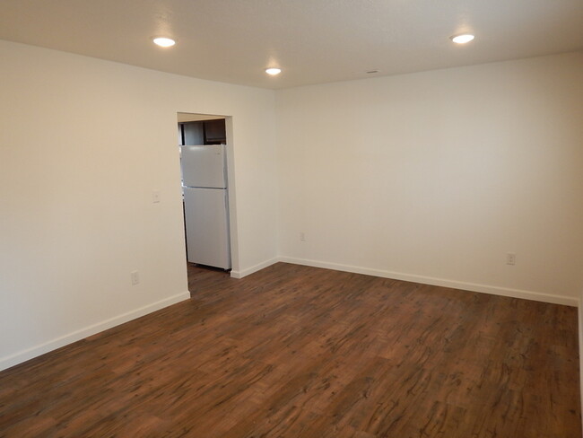 living room - 2501 W 6th St