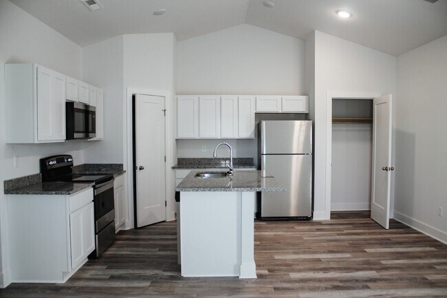 Building Photo - Froli Villas Alex Plan